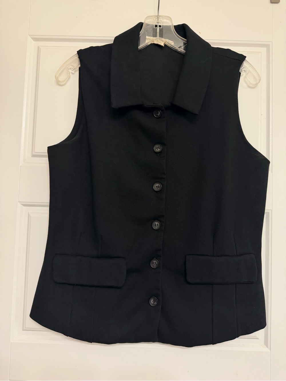 Sleeveless Button-Front Black Women's Shirt Vest